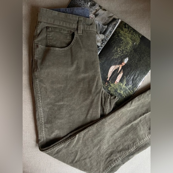 LL Bean Natural Fit Corduroy Pants In Green/Gray Size 32 x 32 - Picture 12 of 15